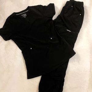 Beyond Scrubs Active Top & Bottom